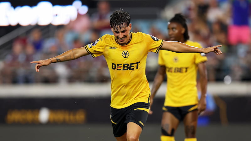 Wolves thành công có được chữ ký của Rodrigo Gomes 